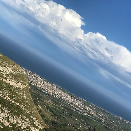 בית הארחה אבולה 	Eremo Madonna Delle Grazie מראה חיצוני תמונה