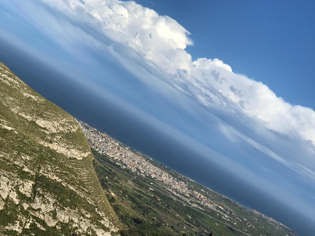 בית הארחה אבולה 	Eremo Madonna Delle Grazie מראה חיצוני תמונה