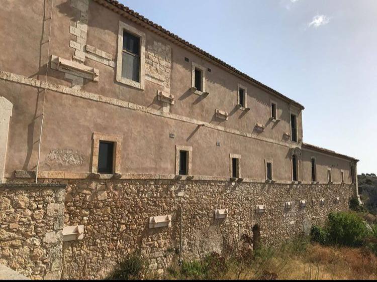 בית הארחה אבולה 	Eremo Madonna Delle Grazie מראה חיצוני תמונה