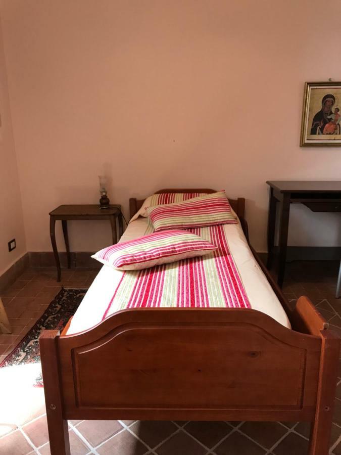 בית הארחה אבולה 	Eremo Madonna Delle Grazie מראה חיצוני תמונה