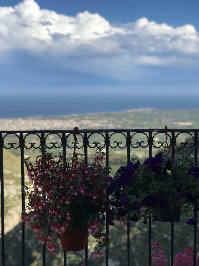 בית הארחה אבולה 	Eremo Madonna Delle Grazie מראה חיצוני תמונה